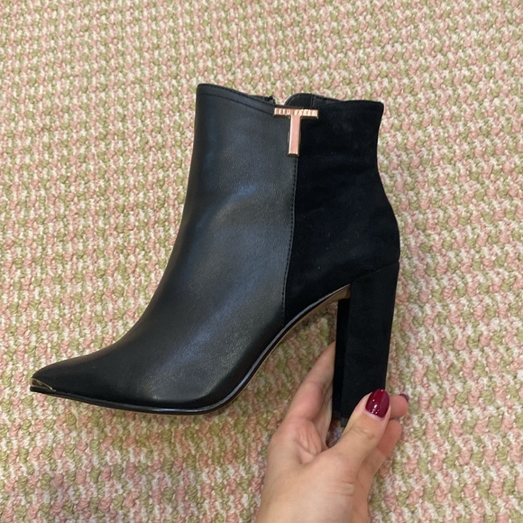 Heeled booties - Picture 7 of 7